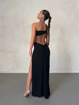 Melani The Label Eve Gown in Black Size 6 for rent on The Volte - image 2