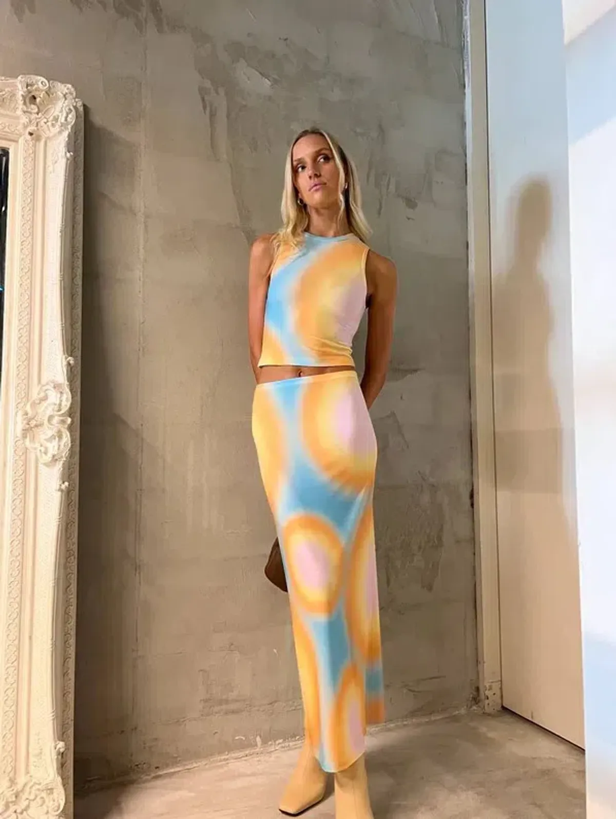 With Harper Lu Orb Set Multi Size AU 6 for rent on The Volte - main image