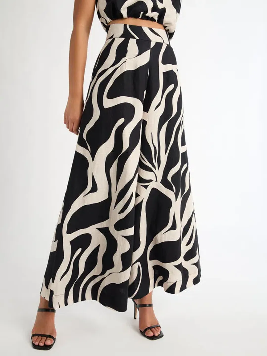 Sheike Zulu Pant Print Size AU 8 for rent on The Volte - main image