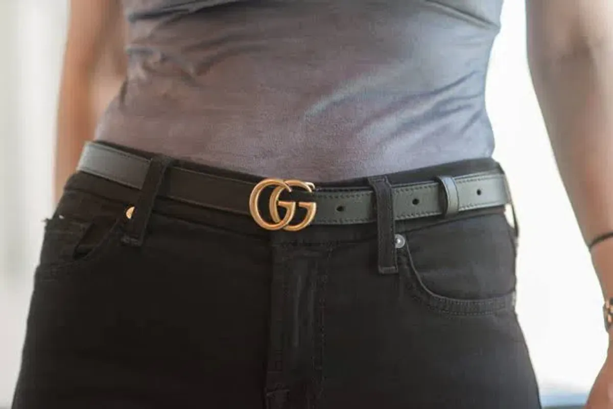 Gucci GG Small Leather Belt In Black - Image 2
