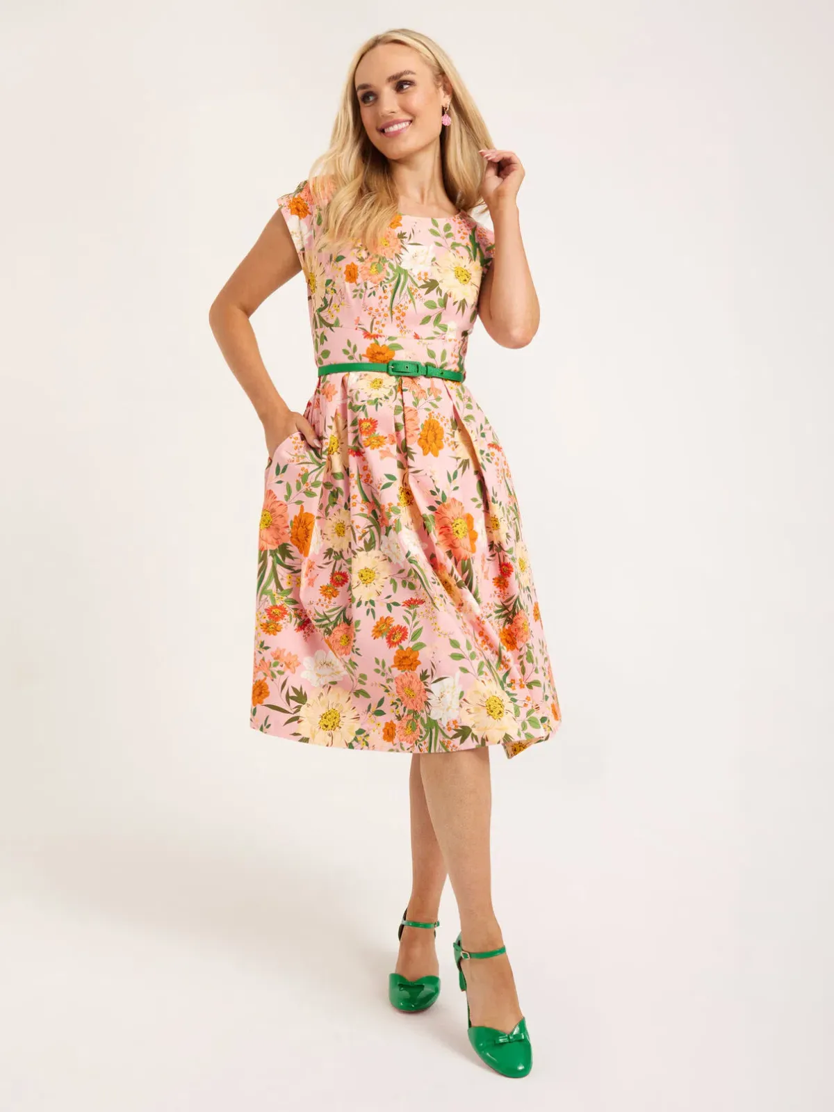 Review Avant Gardens Dress Blush Floral Size AU 12 - Image 1
