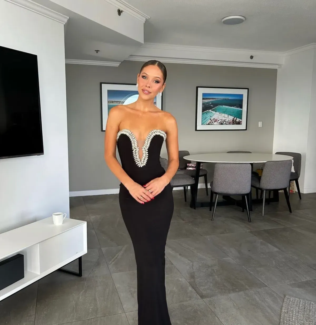 Albina Dyla Classica Gown Black Size 6 - Image 1