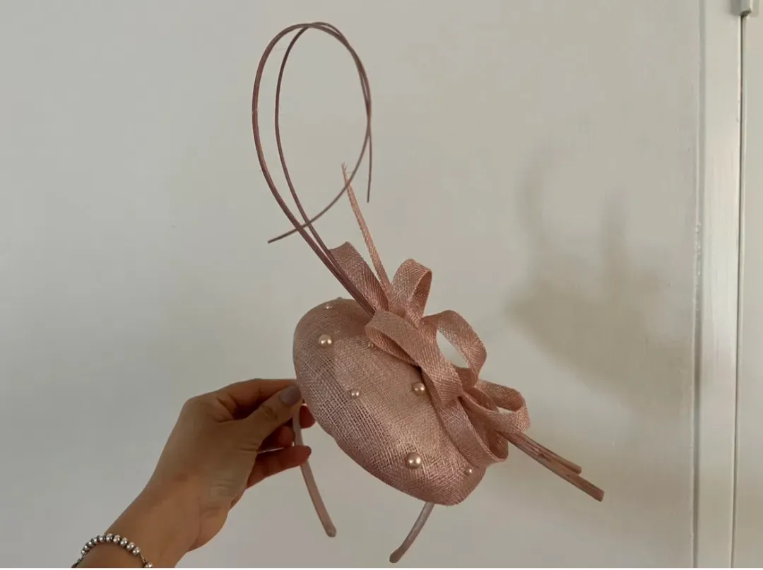 Morgan and Taylor Fascinator for rent on The Volte - main image